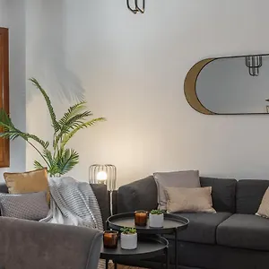 tuguest-san-anton-ii-apartment.es-andalucia.com/